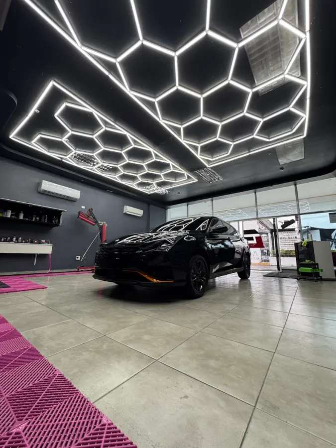Auto en cabina Blackline